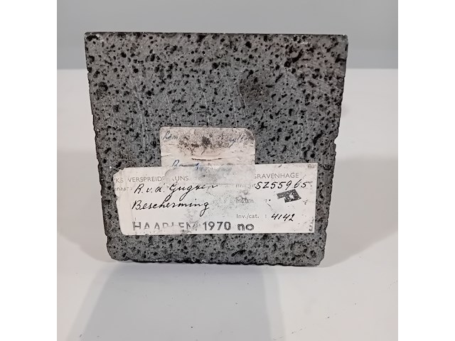 Bronzen sculptuur, r. van der gugten, bescherming - afbeelding 4 van  7