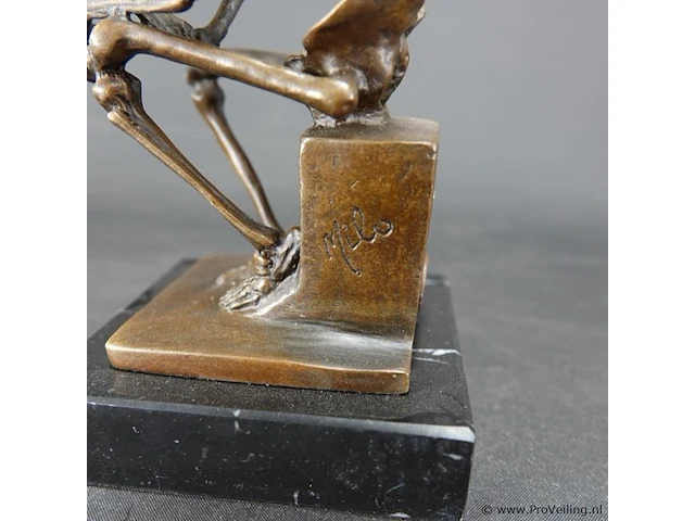Bronzen "te lang denken is ook niet goed" - afbeelding 3 van  5