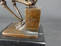 Bronzen "te lang denken is ook niet goed" - afbeelding 3 van  5