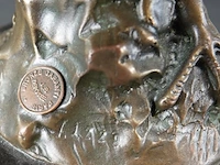 Bronzen uiltjes gesigneerd "milo" met brons zegel parijs jb deposé op rond zwart marmeren voet - afbeelding 4 van  5