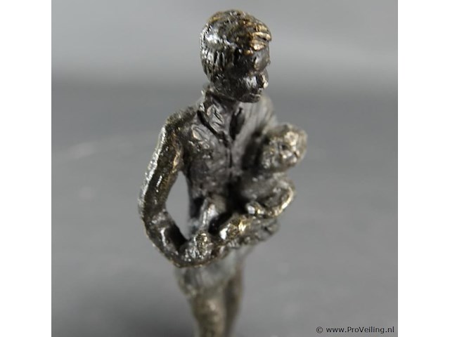 Bronzen vader met kind - afbeelding 3 van  5