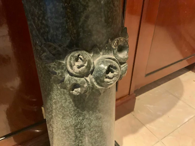 Bronzen wilhelmina buste op sokkel - afbeelding 10 van  10