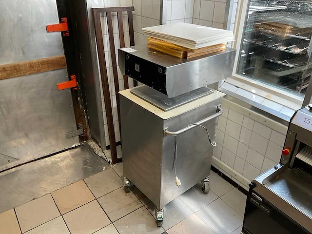 Brooddeeg persmachine - afbeelding 1 van  3