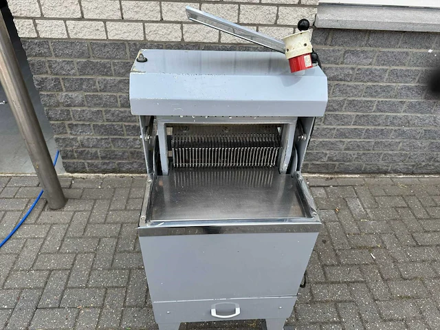 Broodsnijmachine - afbeelding 2 van  3