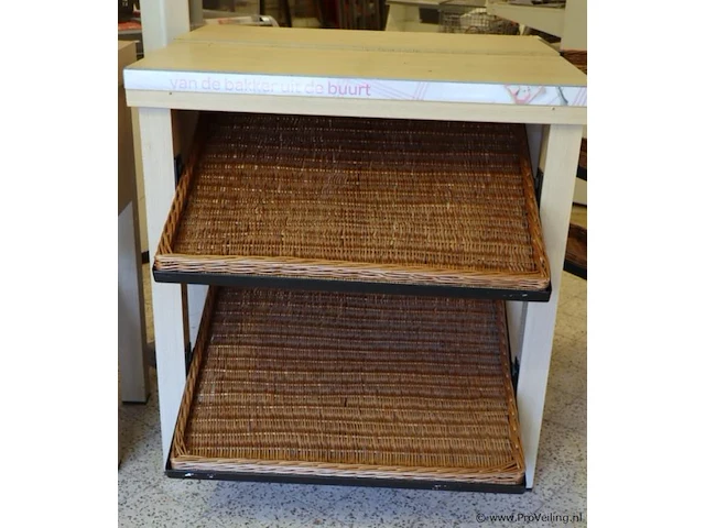 Broodstelling v.v. diverse broodmanden - 100x80x102cm - afbeelding 1 van  3
