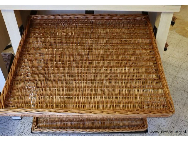Broodstelling v.v. diverse broodmanden - 100x80x102cm - afbeelding 3 van  3