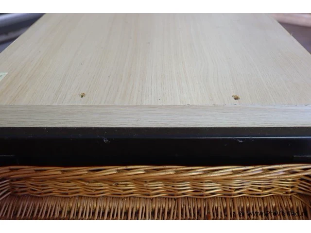 Broodstelling v.v. diverse broodmanden - 157x80x102cm - afbeelding 5 van  6