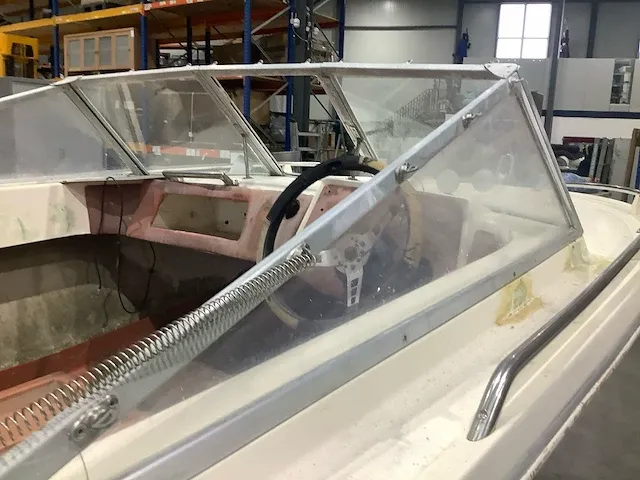 Broom speedboot met trailer - afbeelding 12 van  12