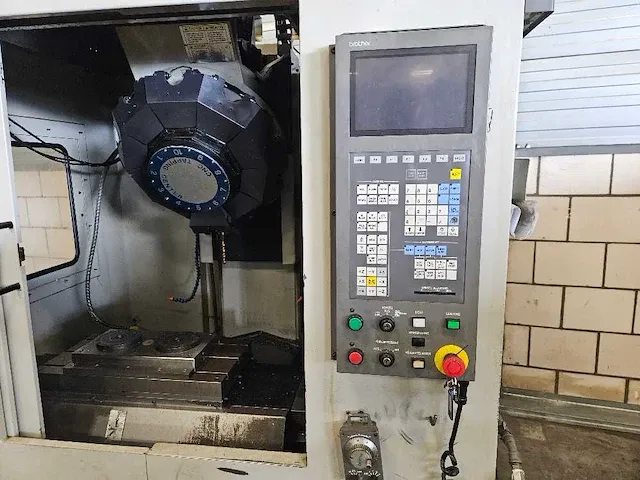 Brother - tc 228 - cnc freesmachine - 1994 - afbeelding 12 van  13
