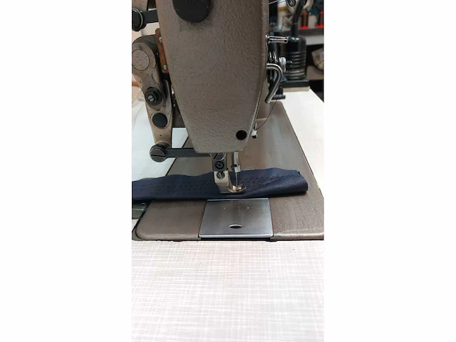 Brother db2-b798-100 industriële naaimachine - afbeelding 4 van  5