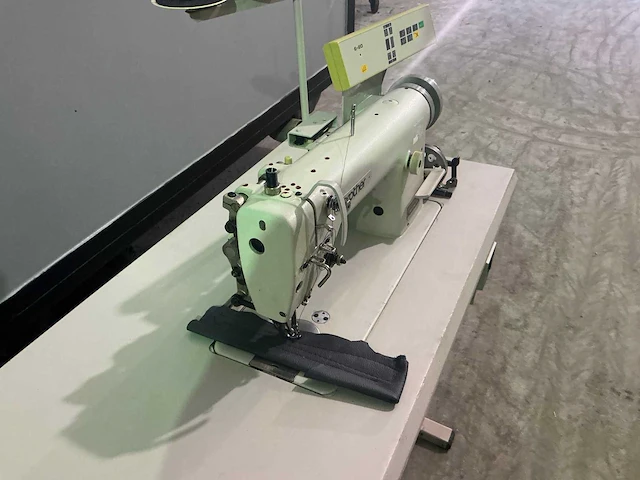 Brother db2-b798-300 industriële naaimachine - afbeelding 4 van  16