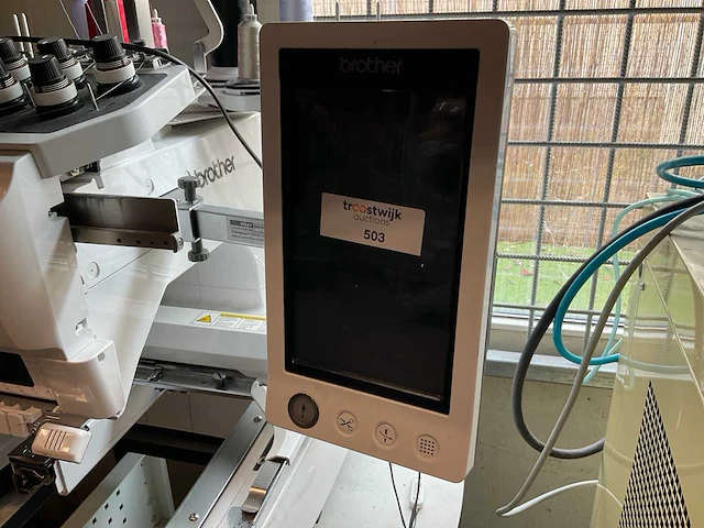 Brother entrepeneur pro pr1000e borduurmachine - afbeelding 3 van  7