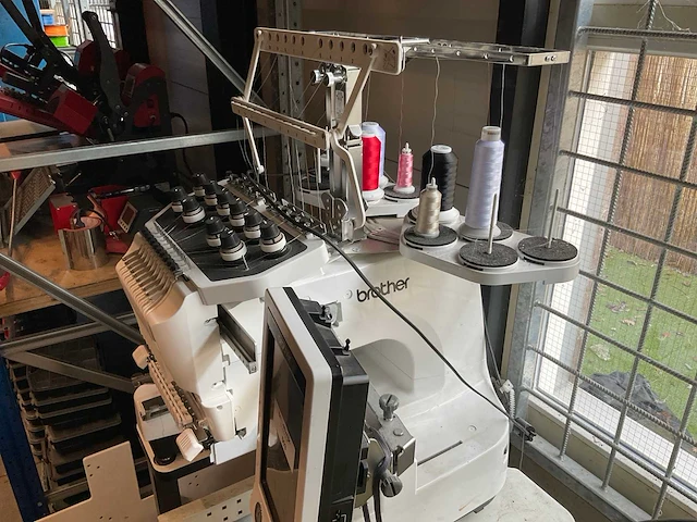 Brother entrepeneur pro pr1000e borduurmachine - afbeelding 4 van  7