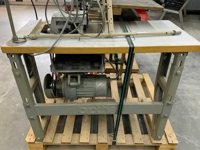 Brother/pfaff professionele naaimachine (2x) en afkortzaag - afbeelding 6 van  21