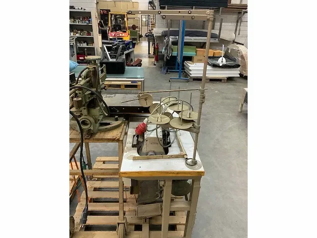 Brother/pfaff professionele naaimachine (2x) en afkortzaag - afbeelding 8 van  21