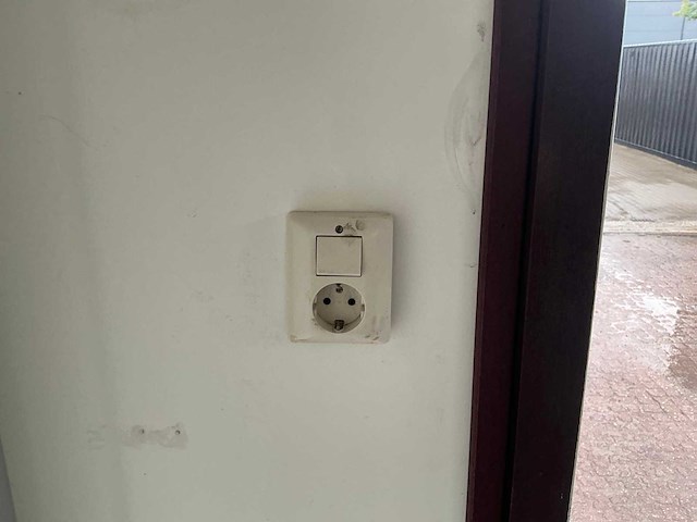 Brouwer kantoorunit / directieunit 10 meter - afbeelding 33 van  42