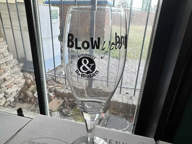 Brouwerij de molen - blow your mind - bierglas (50x) - afbeelding 2 van  3