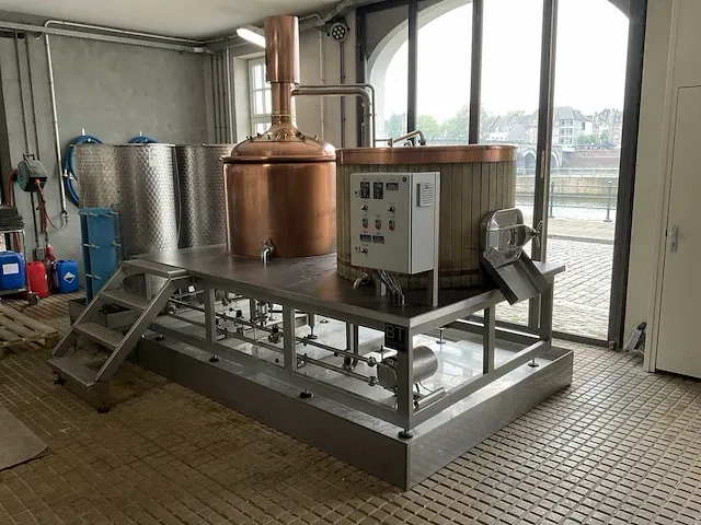 Brouwerij machine (c) - afbeelding 1 van  30