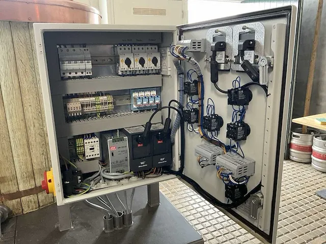 Brouwerij machine (c) - afbeelding 25 van  30