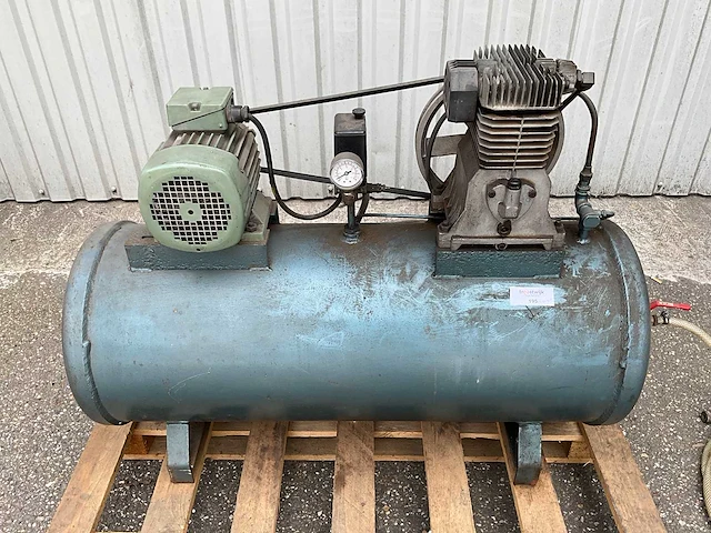Brown 1,5 kw luchtcompressor - afbeelding 2 van  6