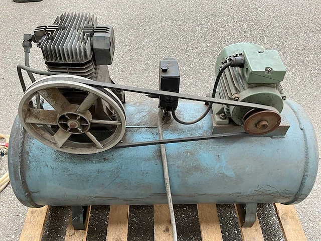 Brown 1,5 kw luchtcompressor - afbeelding 5 van  6