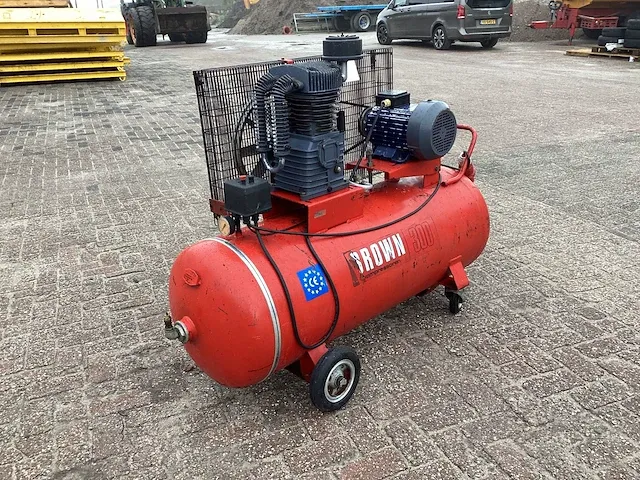 Brown 300 zuigercompressor - afbeelding 3 van  10