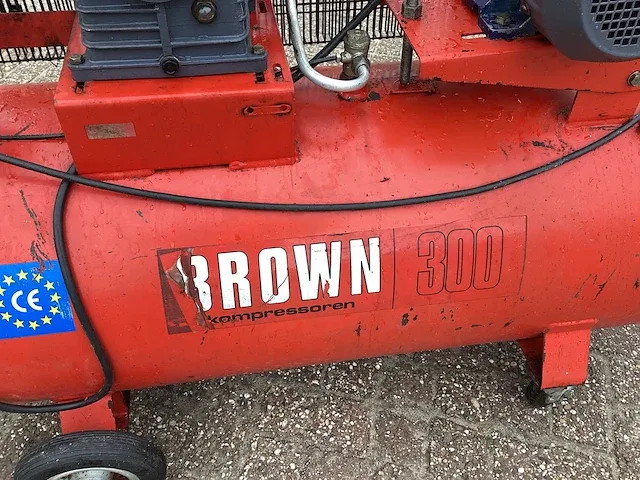 Brown 300 zuigercompressor - afbeelding 9 van  10