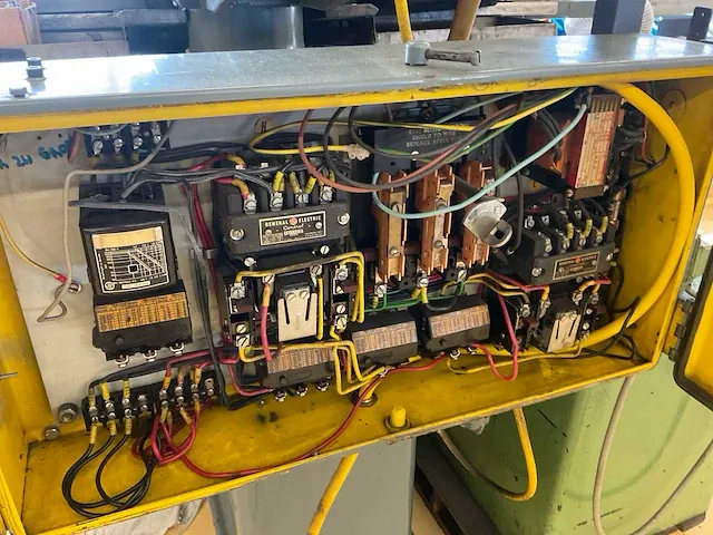 Brown & sharpe 525-13 universele gereedschapslijpmachine - afbeelding 13 van  33