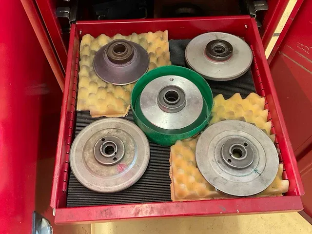 Brown & sharpe 525-13 universele gereedschapslijpmachine - afbeelding 21 van  33