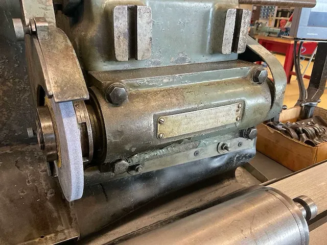 Brown & sharpe 525-13 universele gereedschapslijpmachine - afbeelding 32 van  33