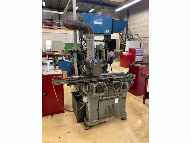 Brown & sharpe no. 13 universele gereedschapslijpmachine - afbeelding 12 van  28