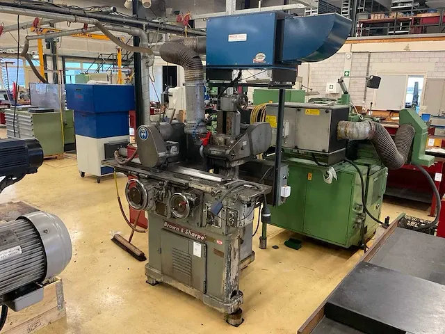 Brown & sharpe no. 13 universele gereedschapslijpmachine - afbeelding 22 van  28