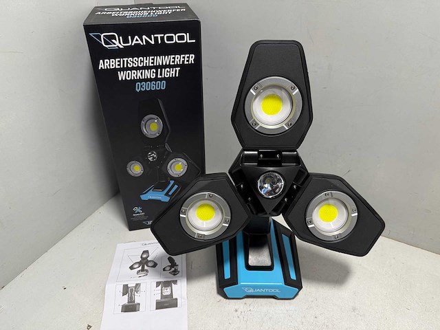 Brüder mannesmann q30600 | zware quantool led werklamp - krachtige lithium accu - dimbaar 500-3500 lm - ip54 - volledig draaibaar - afbeelding 1 van  2