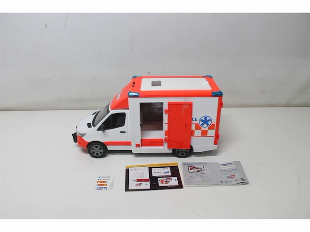 Bruder mercedes benz sprinter ambulance gentegreerde light &sound module ziektedrager bestuurder - afbeelding 4 van  4