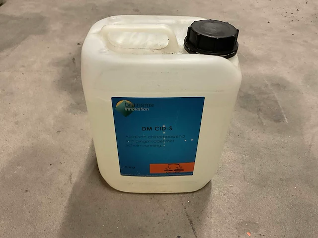 Bruinsma innovation - dm cid-s - jerrycan á 5kg alcalisch chloorhoudend reinigingsmiddel - afbeelding 1 van  2