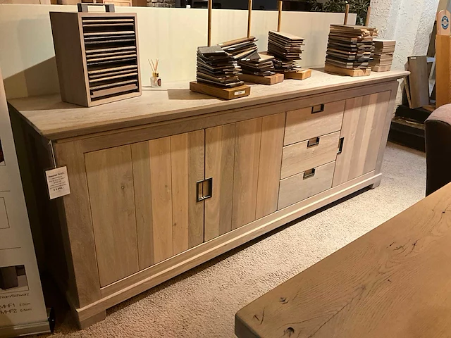 Bruni eiken dressoir - afbeelding 1 van  11