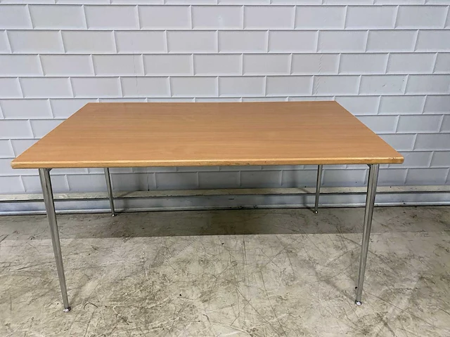 Brunner klaptafel 140cm - afbeelding 1 van  6