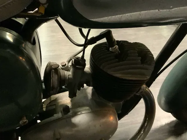 Bsa bantam 1964 classic motorfiets - afbeelding 8 van  23