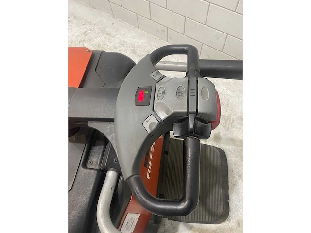 Bt - 2008 - lpe240 - elektrische palletwagen - afbeelding 6 van  10