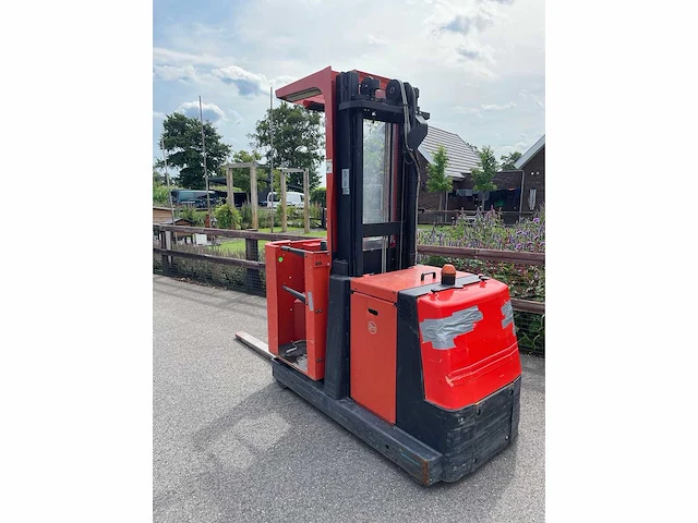 Bt - 2008 - ome100 - man-up reach truck - afbeelding 1 van  4
