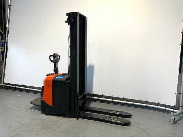 Bt - 2016 - spe 160l - stapelaar hefhoogte 5.40 meter - afbeelding 15 van  16