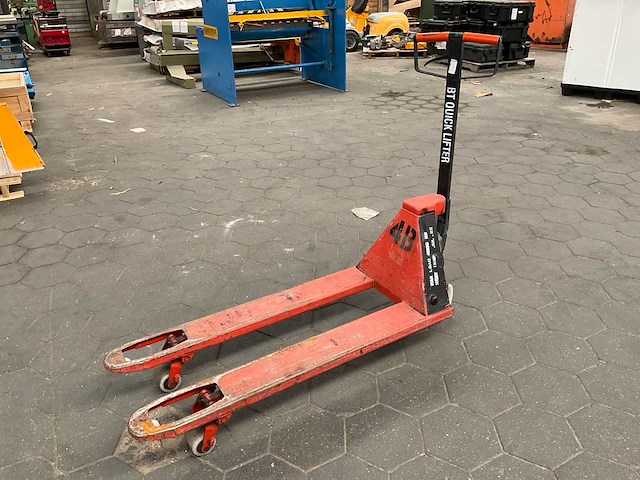 Bt hand hydraulische palletwagen - afbeelding 1 van  7