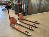 Bt lifter hand hydraulische palletwagen (2x) - afbeelding 1 van  3