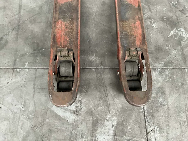 Bt lifter hand hydraulische palletwagen - afbeelding 8 van  9