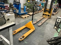 Bt lifter lhm250 hand hydraulische palletwagen - afbeelding 1 van  4