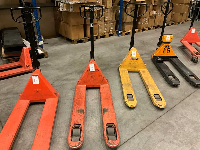 Bt quick lift hand hydraulische palletwagen - afbeelding 1 van  3