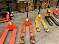 Bt quick lift hand hydraulische palletwagen - afbeelding 1 van  3
