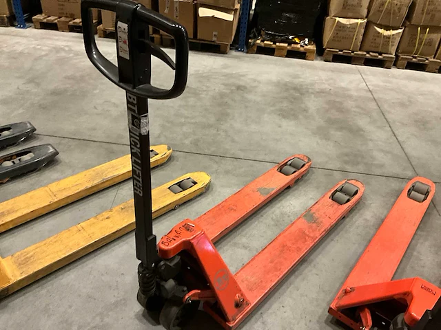 Bt quick lift hand hydraulische palletwagen - afbeelding 3 van  3