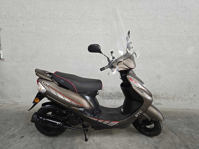 Btc - bromscooter - city - 4t 45km uitvoering dzp11r - afbeelding 2 van  7