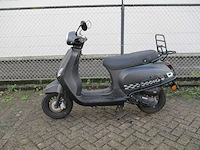 Btc - bromscooter - riva efi - scooter - afbeelding 1 van  11